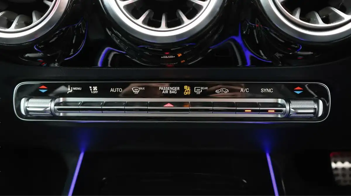 2022-mercedes-benz-gla-class-13-gla-180-amg-line-premium-big-12