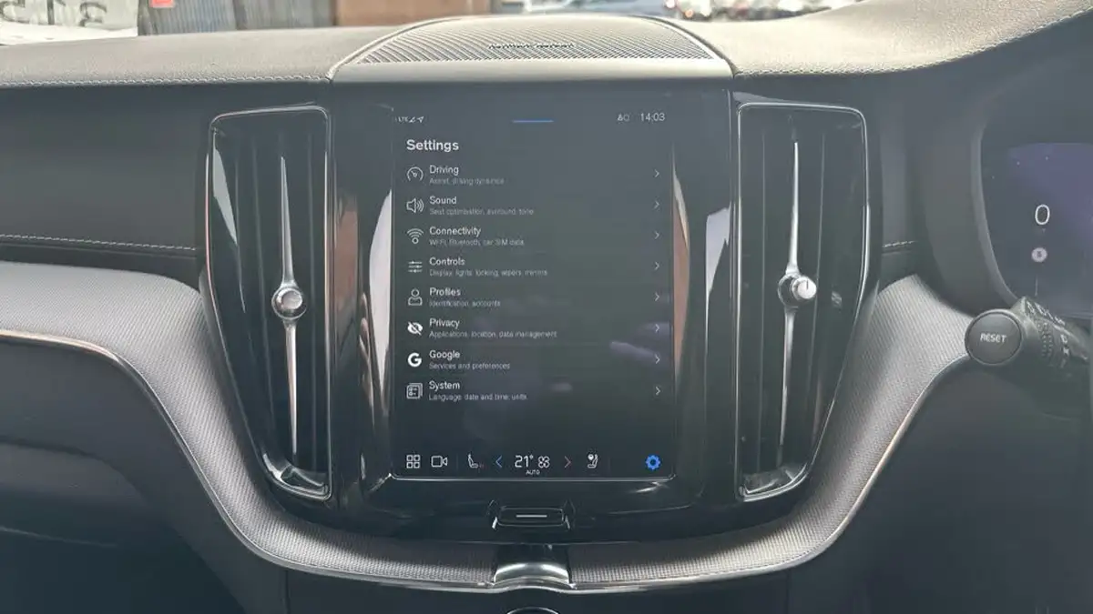 2022-volvo-xc60-20-t8-r-design-pro-455bhp-plug-in-hybrid-big-32