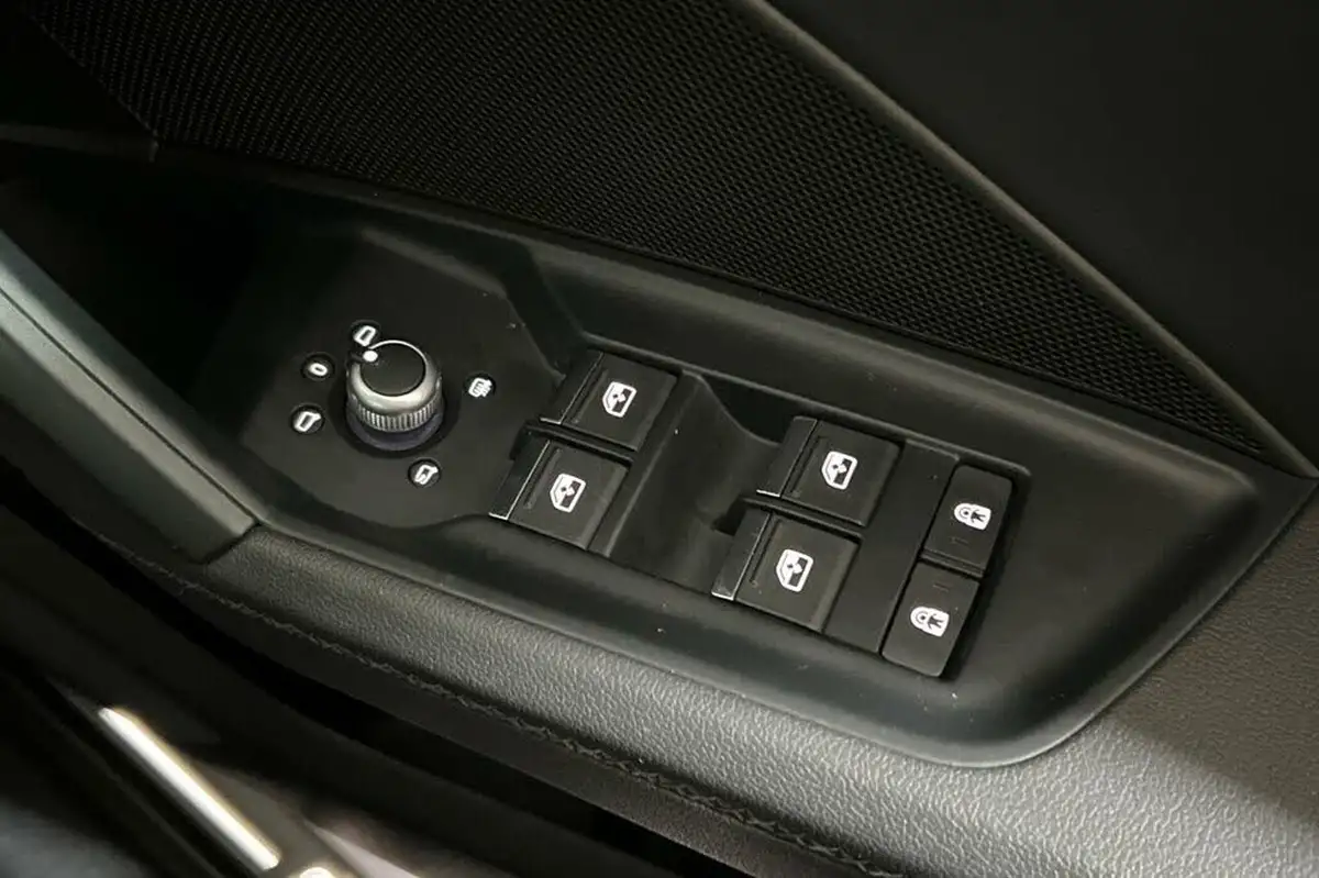 2022-audi-a3-15-35-tfsi-s-line-sportback-5d-big-38