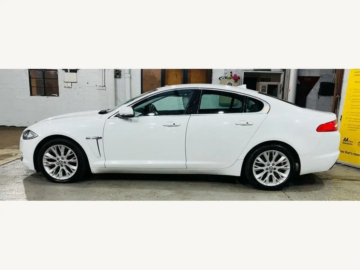 2013-jaguar-xf-22td-premium-luxury-200ps-ss-saloon-4d-auto-big-7