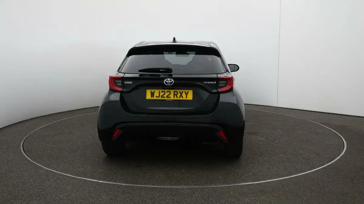 2022-toyota-yaris-15-vvt-i-excel-big-56