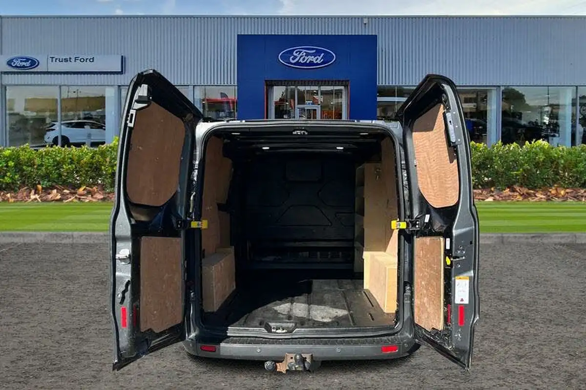 2018-ford-transit-custom-20tdci-300-l1h1-limited-130pseu6-panel-van-big-5