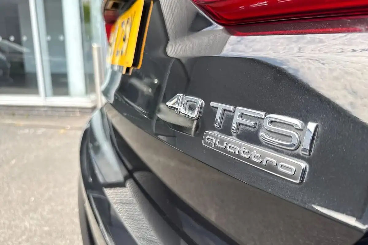 2019-audi-q3-20-40-tfsi-s-line-big-29
