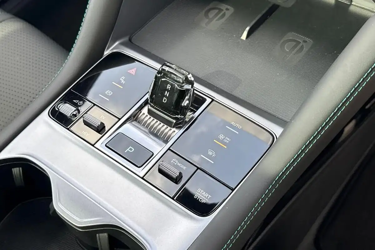 2025-byd-seal-15-boost-big-18
