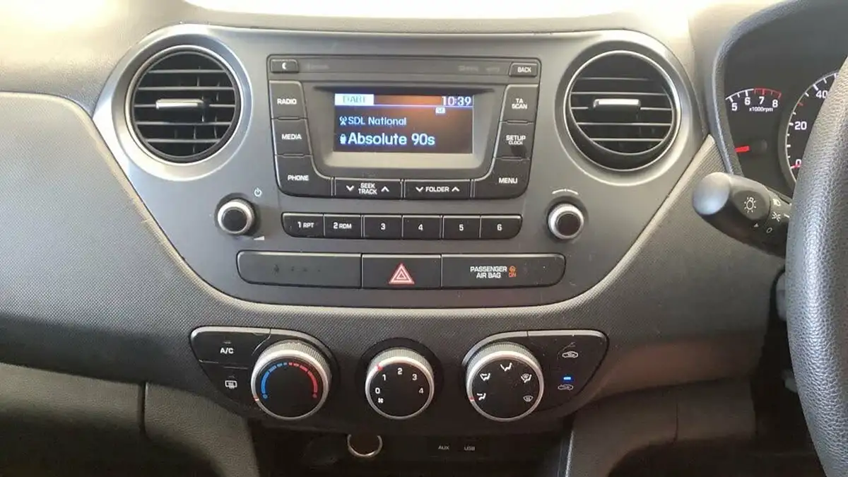 2017-hyundai-i10-10-se-big-6