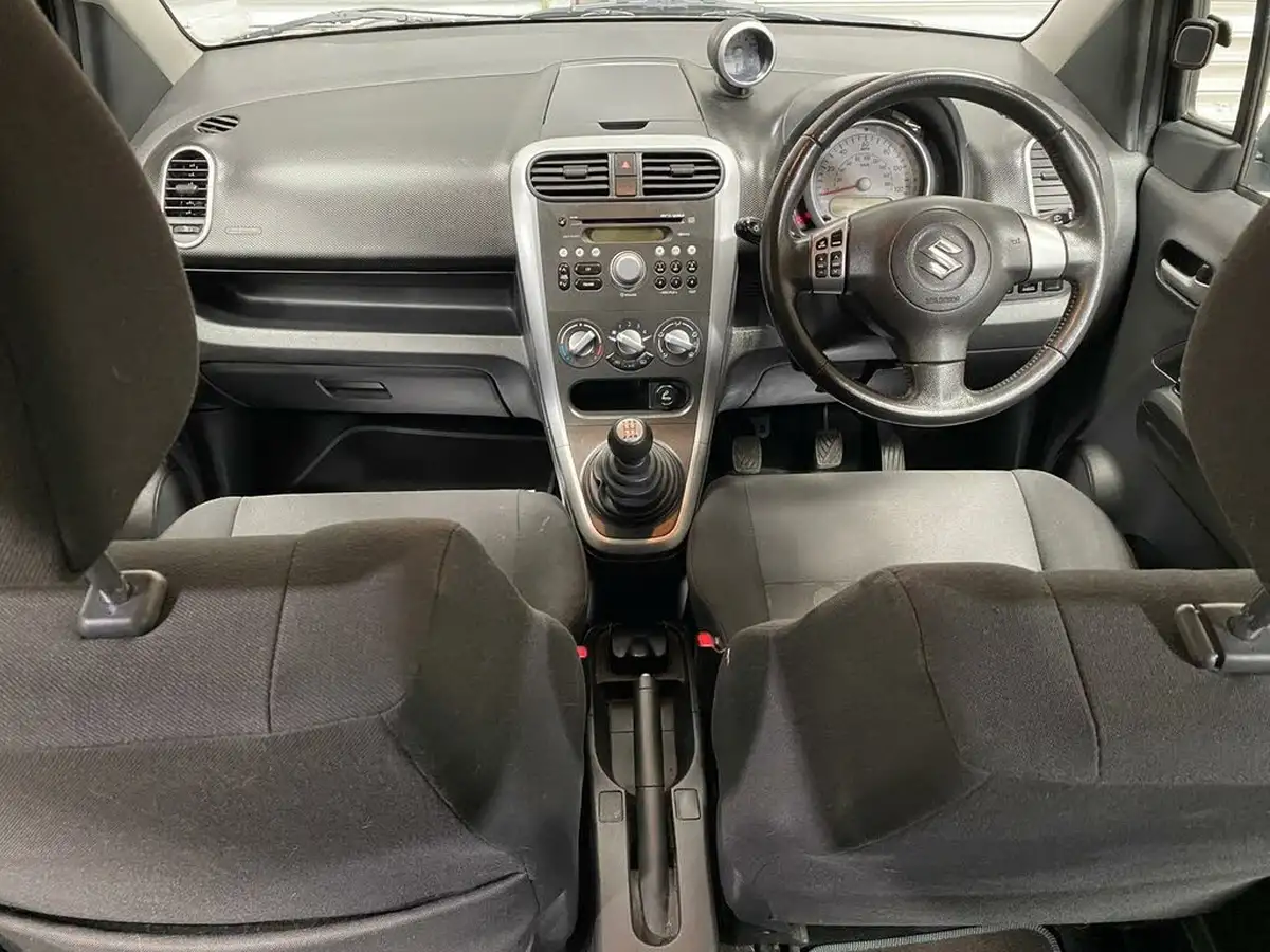 2008-suzuki-splash-12-gls-big-27