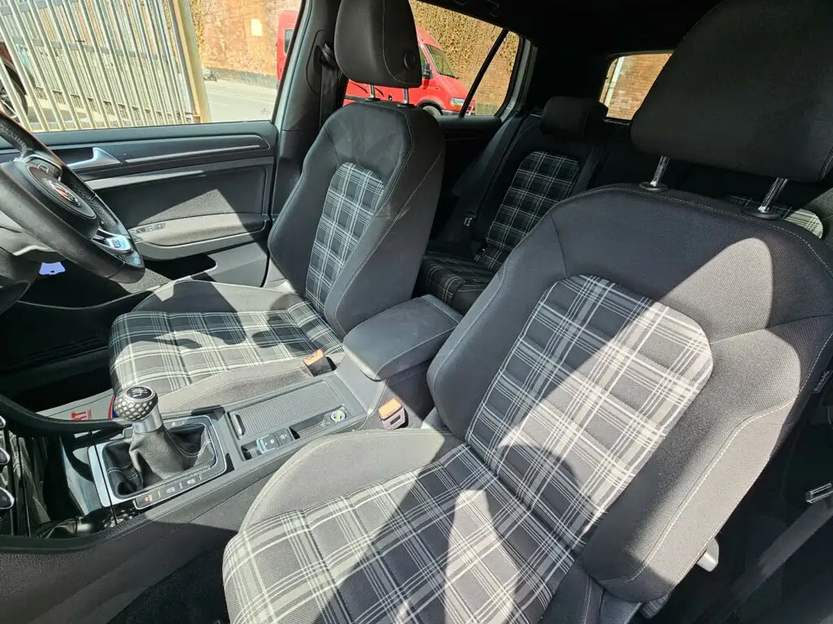 2017-volkswagen-golf-20tdi-gtd-ss-hatchback-5d-big-12