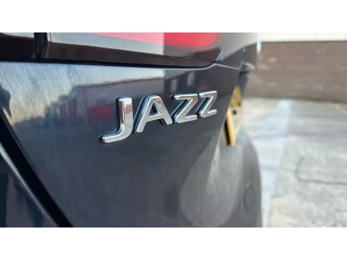 2021-honda-jazz-15-i-mmd-sr-109ps-big-21