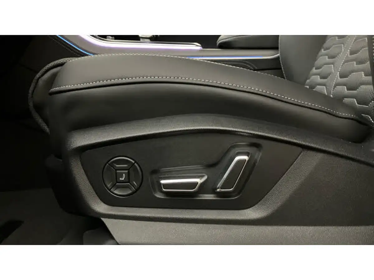 2024-audi-rs-q8-40-tfsi-launch-edition-big-24
