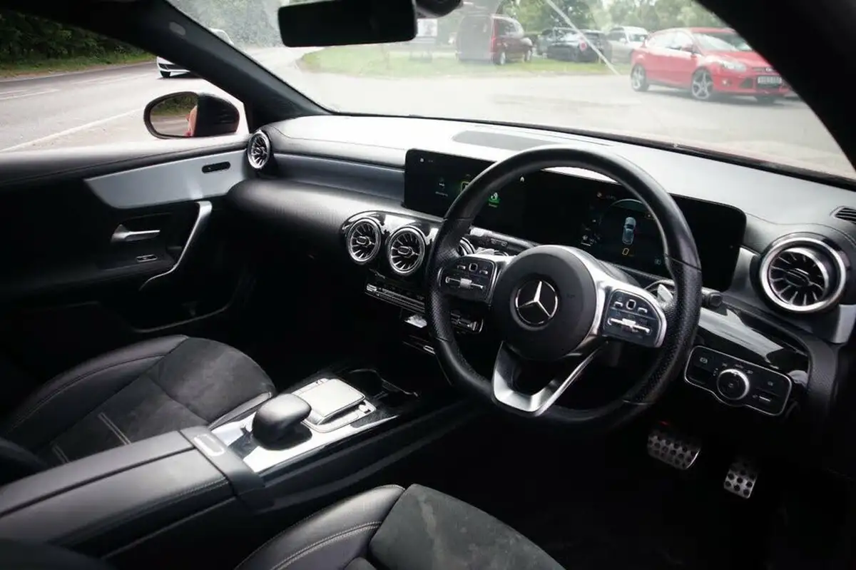 2022-mercedes-benz-a-class-13-a200-amg-line-executive-edition-hatchback-5d-7g-dct-big-2