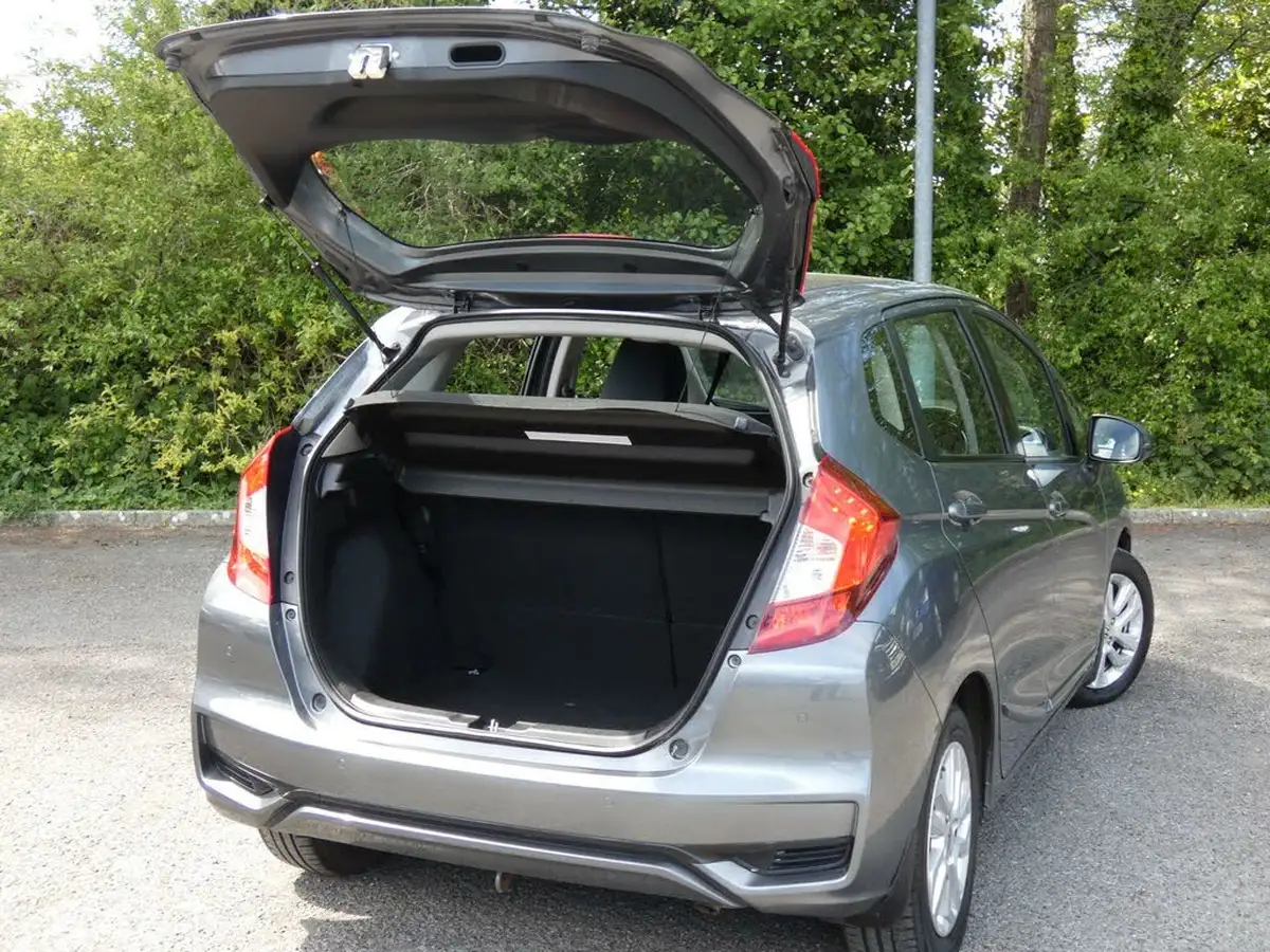 2018-honda-jazz-13-i-vtec-se-cvt-big-13