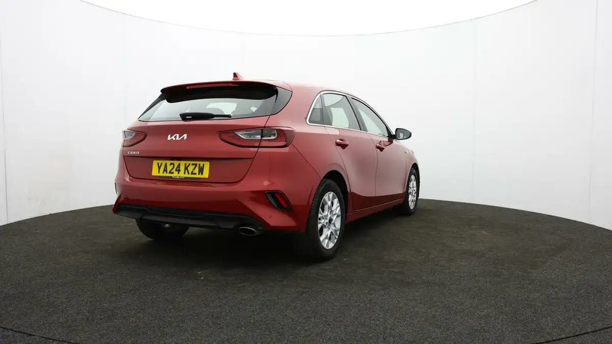 2024-kia-ceed-15-t-gdi-2-138bhp-hatchback-big-74