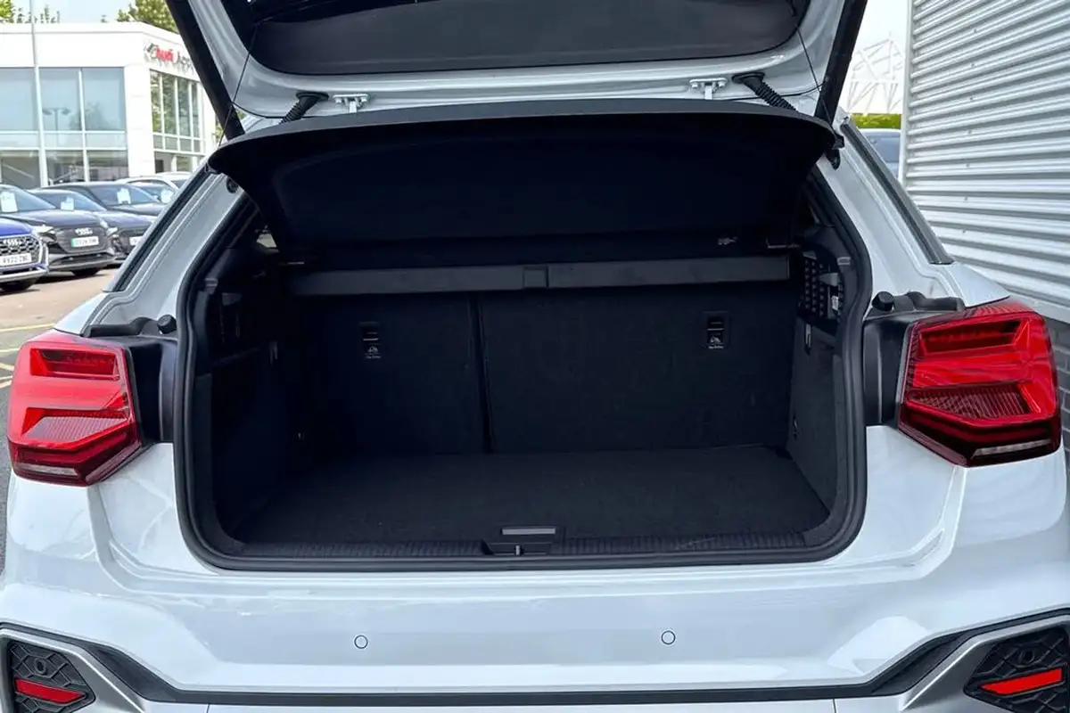 2024-audi-q2-15-35-tfsi-s-line-tronic-big-6