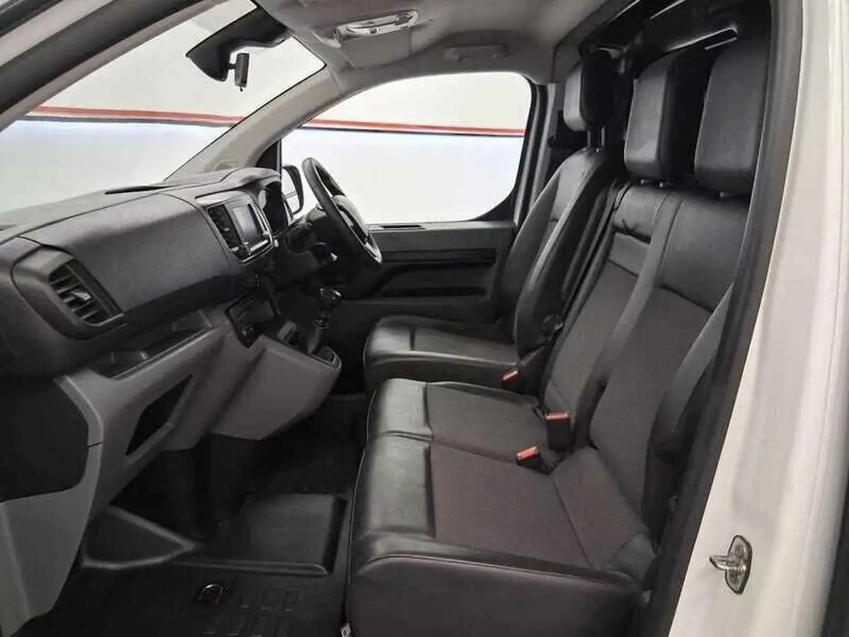 2020-peugeot-expert-15-bluehdi-compact-120bhp-big-13