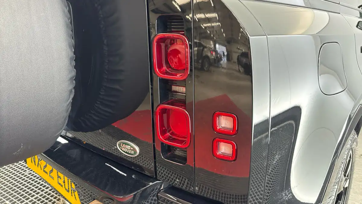 2022-land-rover-110-defender-20-p400e-x-dynamic-se-big-29