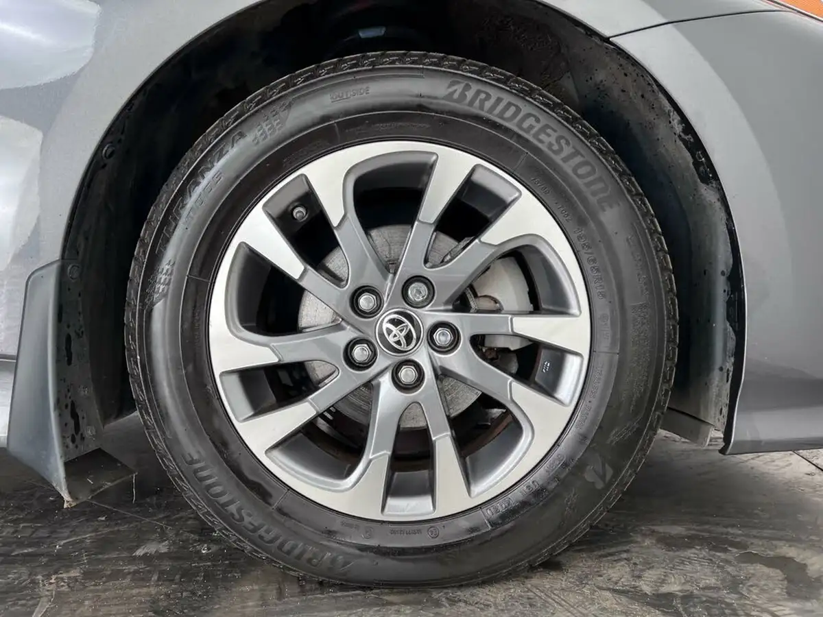 2019-toyota-prius-18-vvt-i-business-edition-plus-ss-cvt-big-11