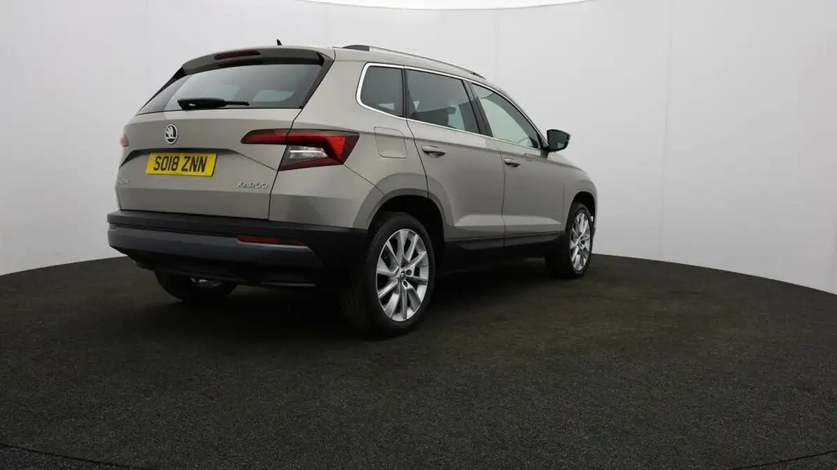 2018-skoda-karoq-15-tsi-se-l-ss-big-77