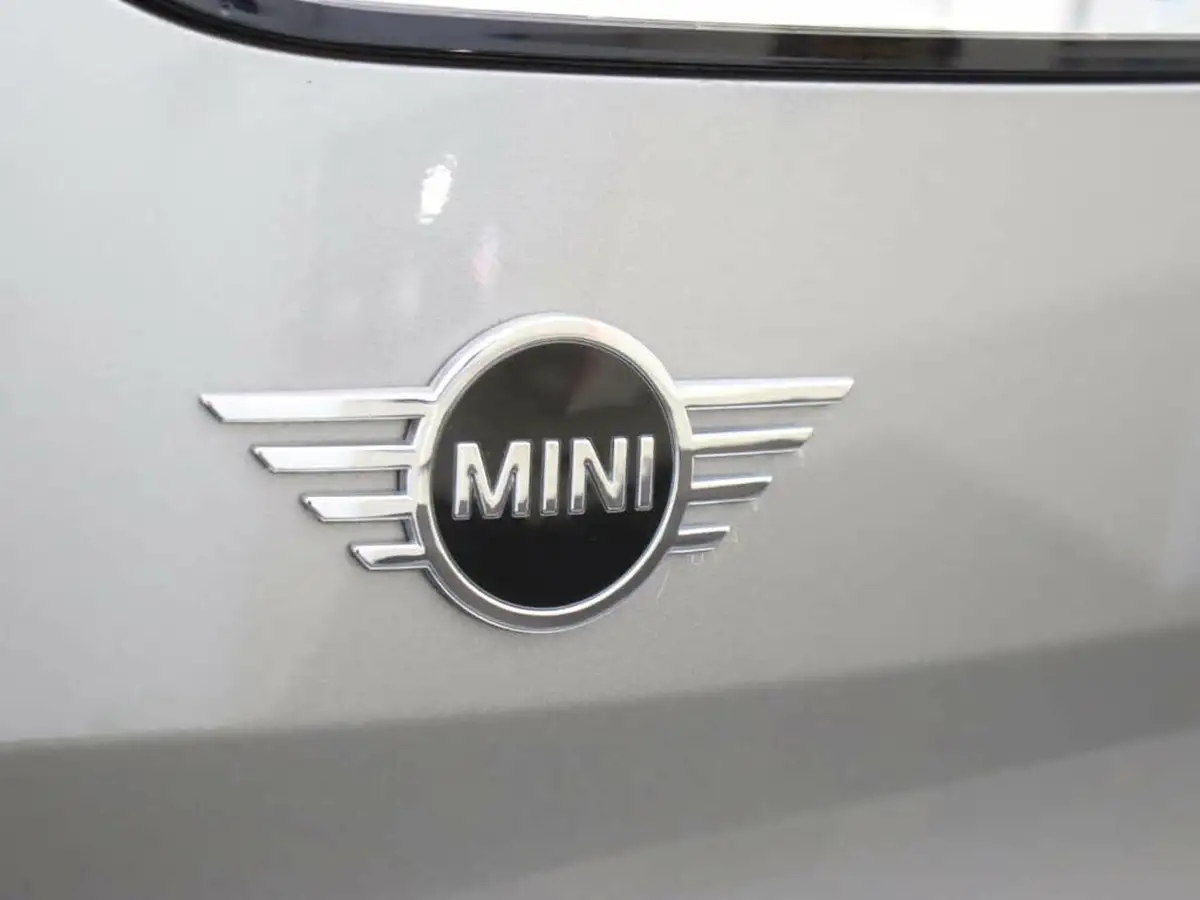 2018-mini-clubman-15-cooper-classic-ss-big-47