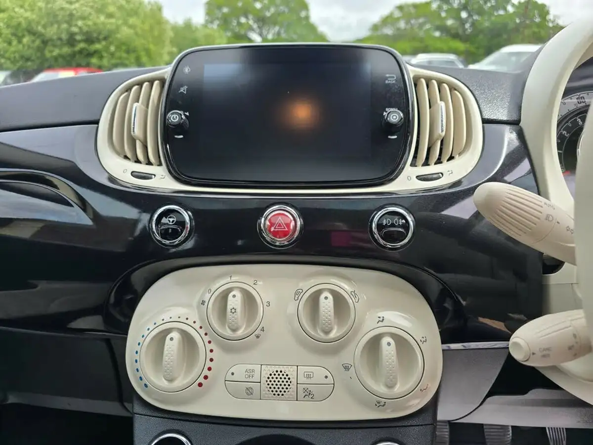 2021-fiat-500-10-dolcevita-big-22