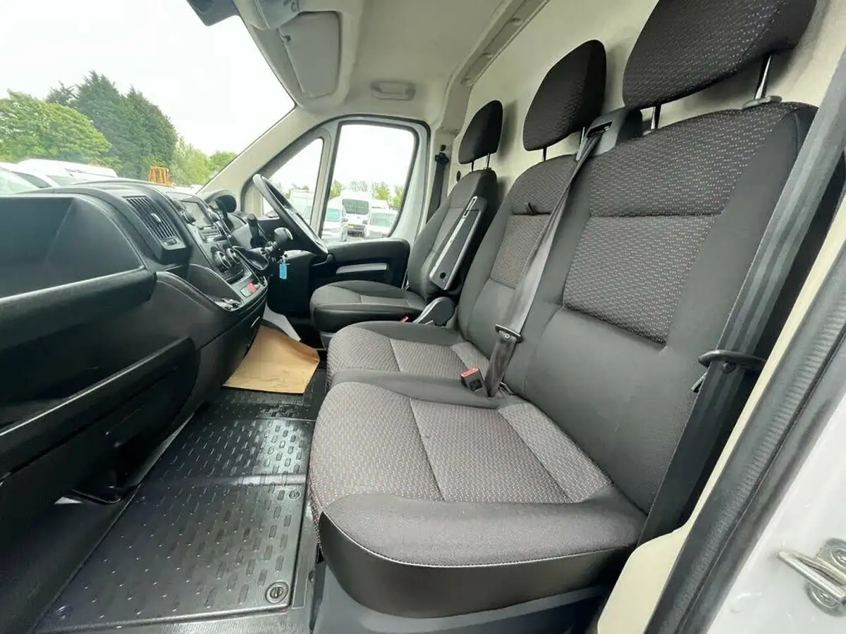 2022-vauxhall-movano-22cdti-l2-h2-3500-dynamic-big-42