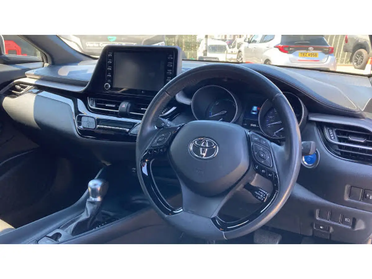 2022-toyota-c-hr-18-vvt-i-icon-big-7