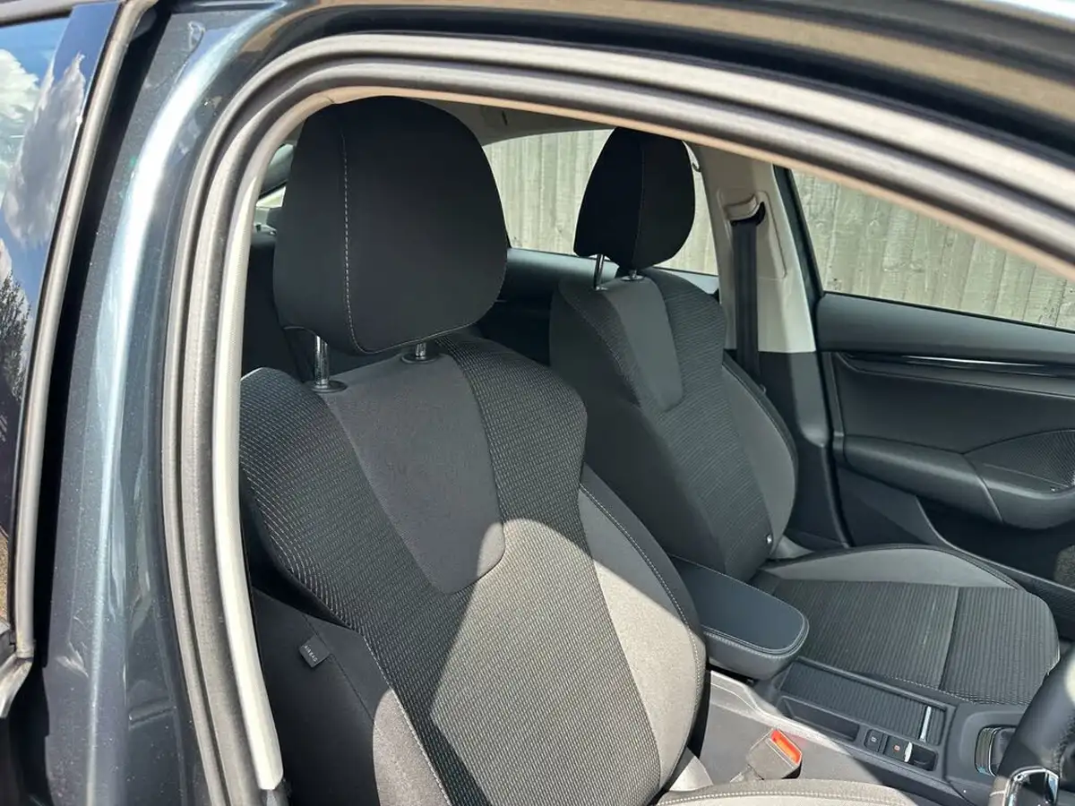 2021-skoda-octavia-15-tsi-se-first-edition-hatchback-big-15