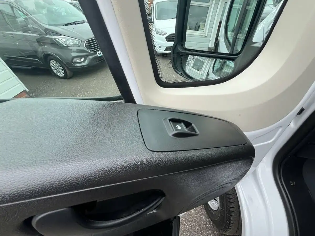 2022-vauxhall-movano-22cdti-l2-h2-3500-dynamic-big-18