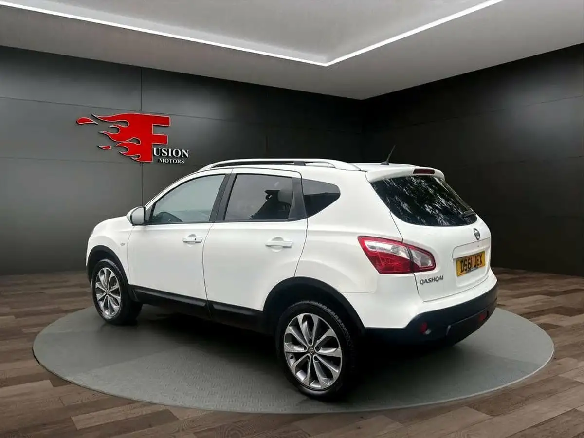 2012-nissan-qashqai-16-tekna-ss-big-5