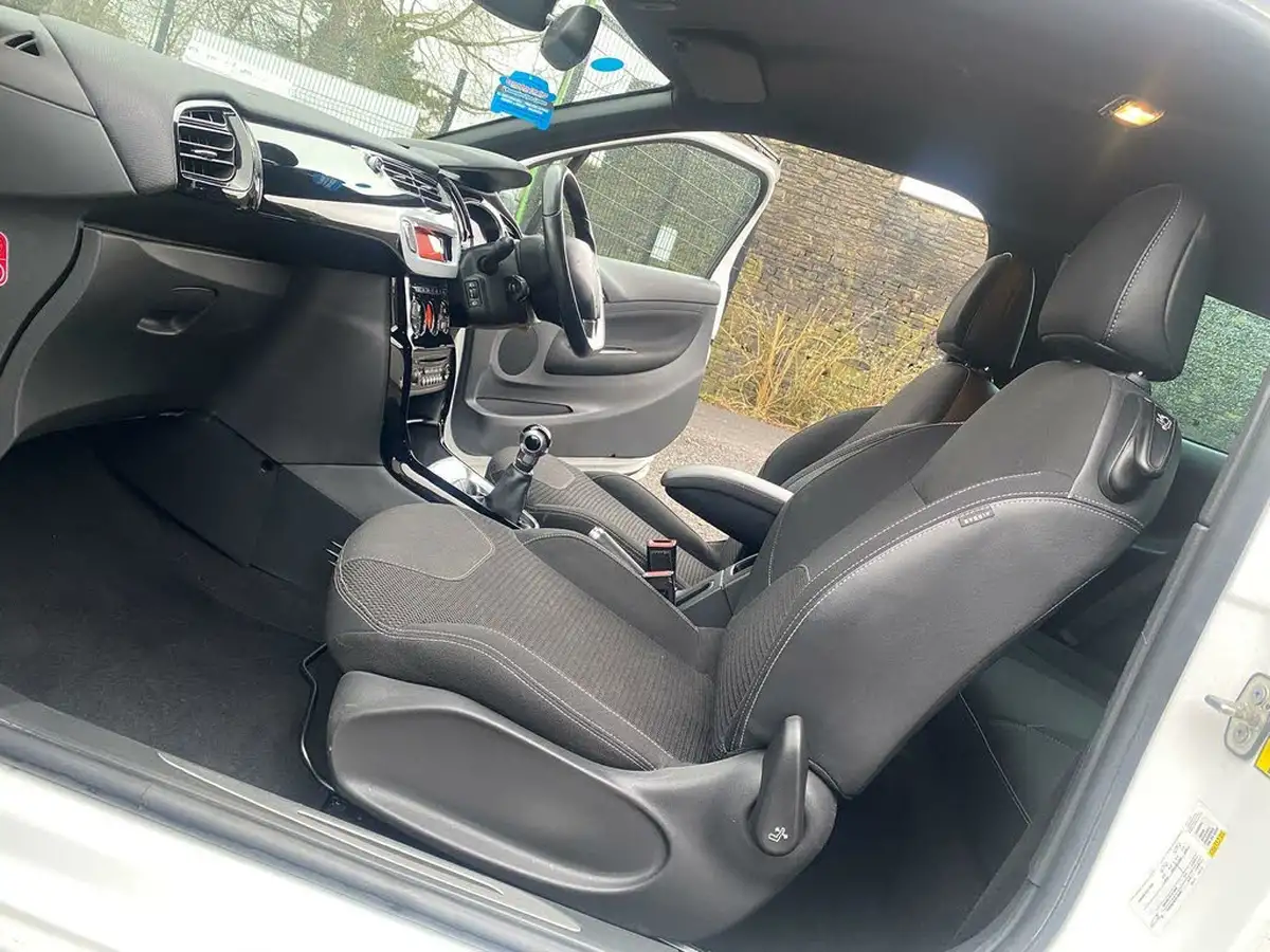 2014-citroen-ds3-16e-hdi-dstyle-plus-90bhp-airdream-big-15