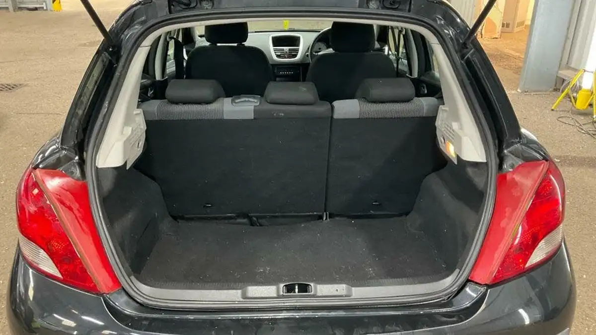 2010-peugeot-207-14-s-ac-5d-1360cc-09-big-9