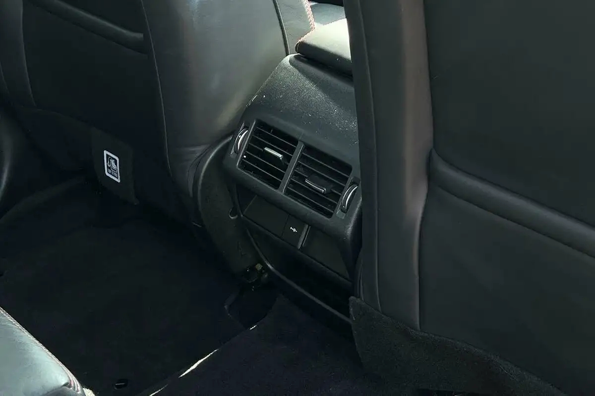 2021-land-rover-discovery-sport-15-p300e-r-dynamic-hse-big-35