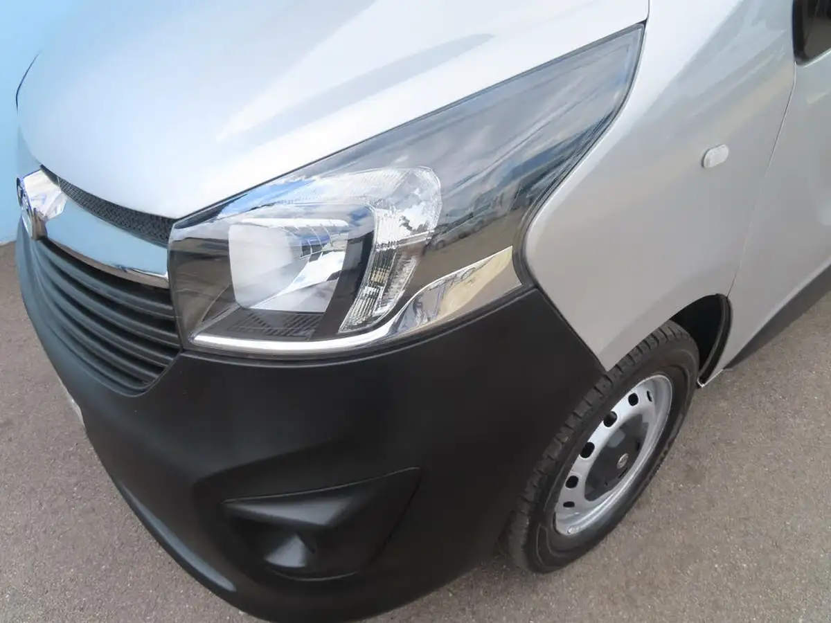 2017-vauxhall-vivaro-16cdti-2900-l1h1-95pseu6-ss-9-seats-combi-big-13
