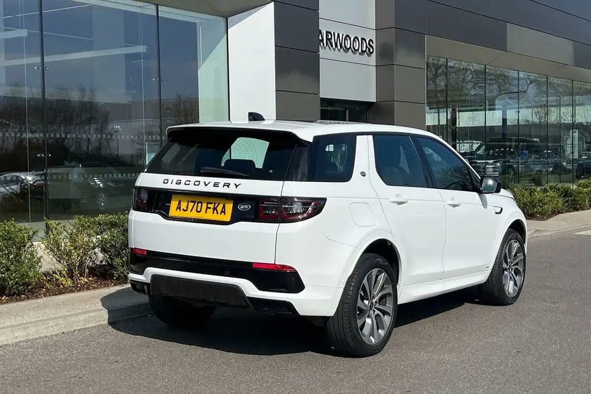 2021-land-rover-discovery-sport-15-p300e-r-dynamic-hse-big-11