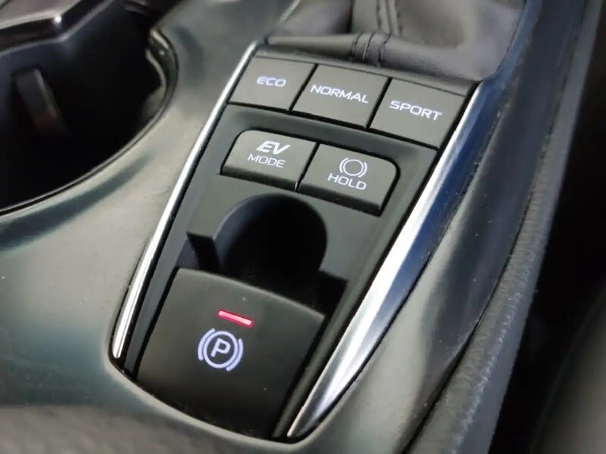 2021-toyota-camry-25-vvt-i-design-big-18