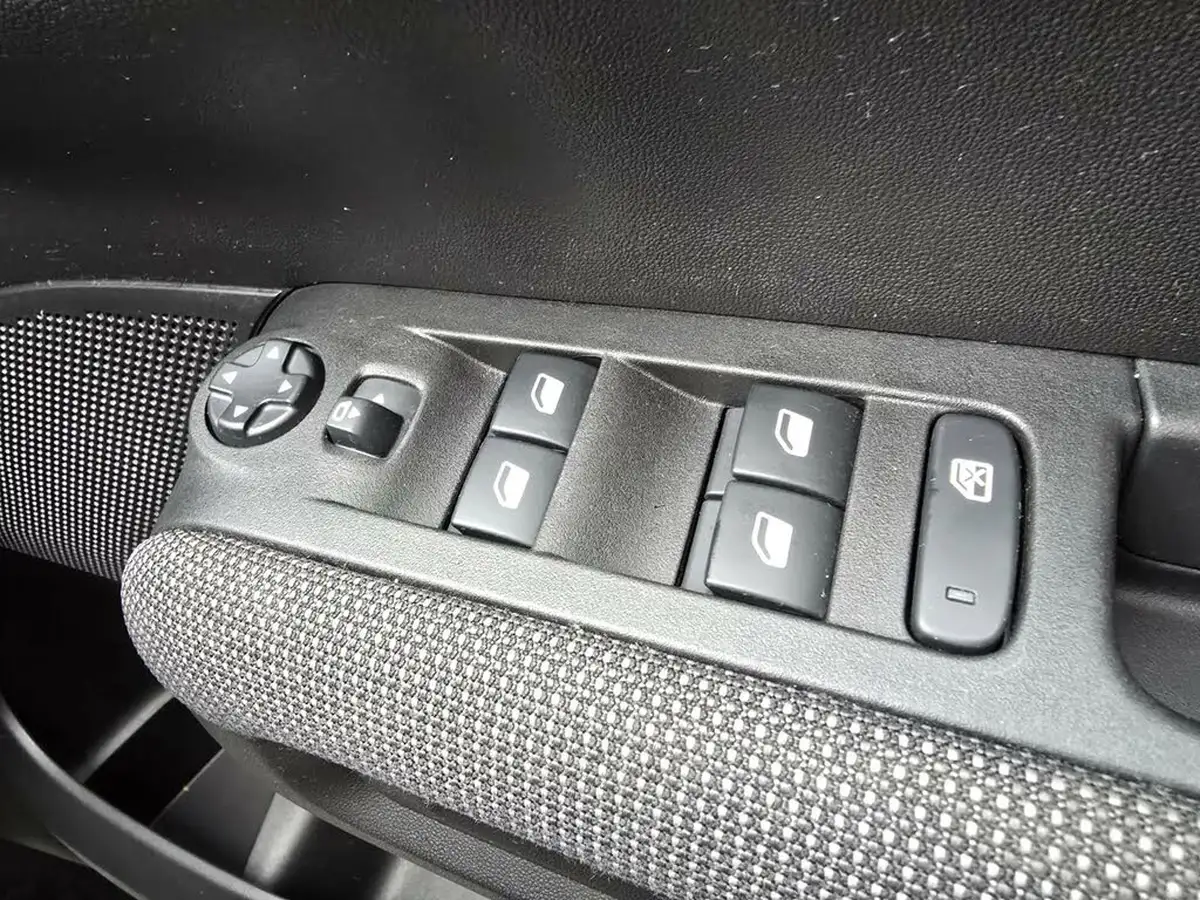 2018-citroen-c3-aircross-12-puretech-flair-130ps-ss-big-27