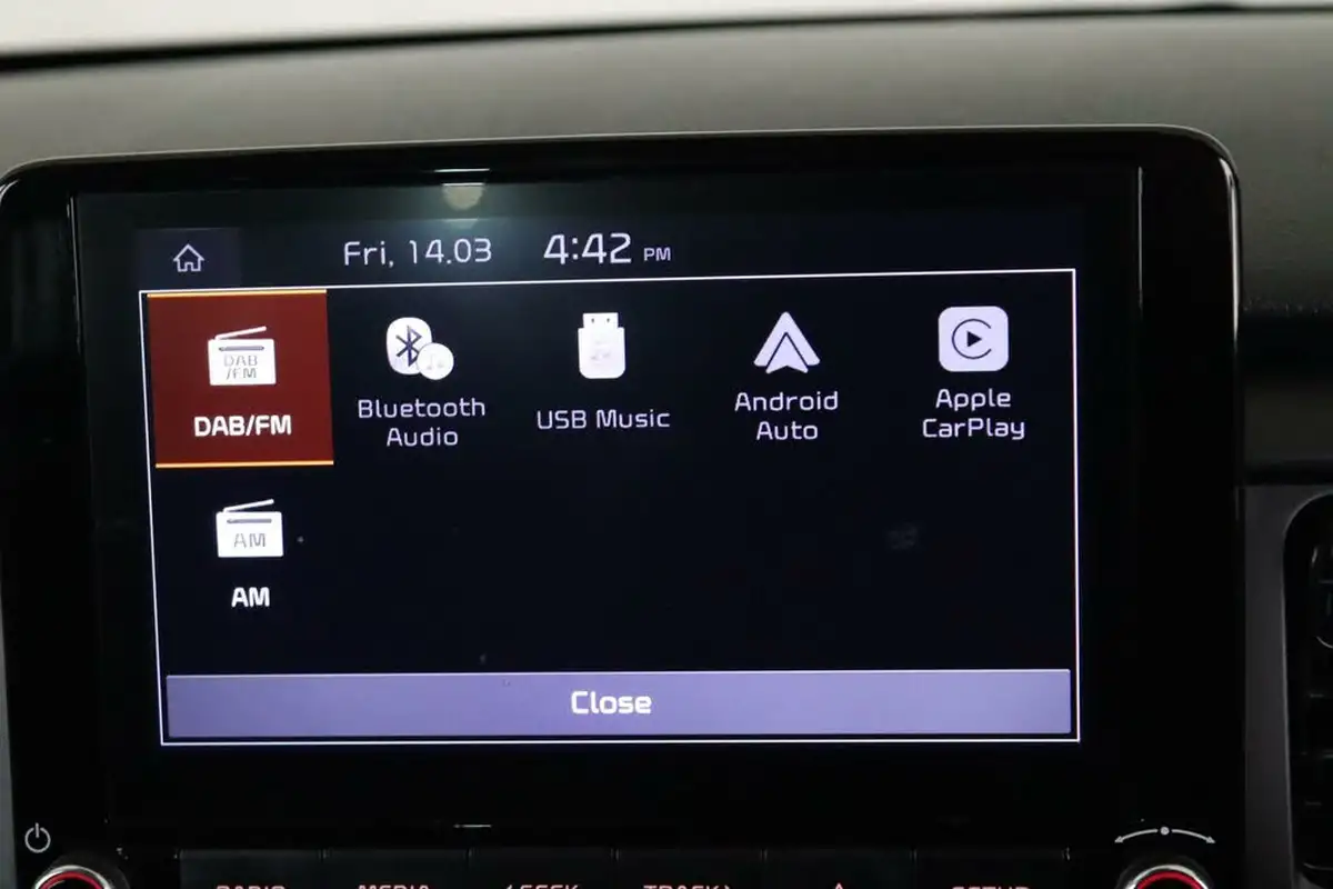2022-kia-stonic-10-t-gdi-2-big-25