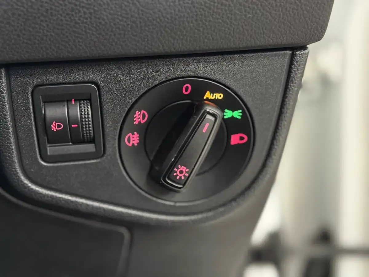 2020-volkswagen-polo-10-match-big-42