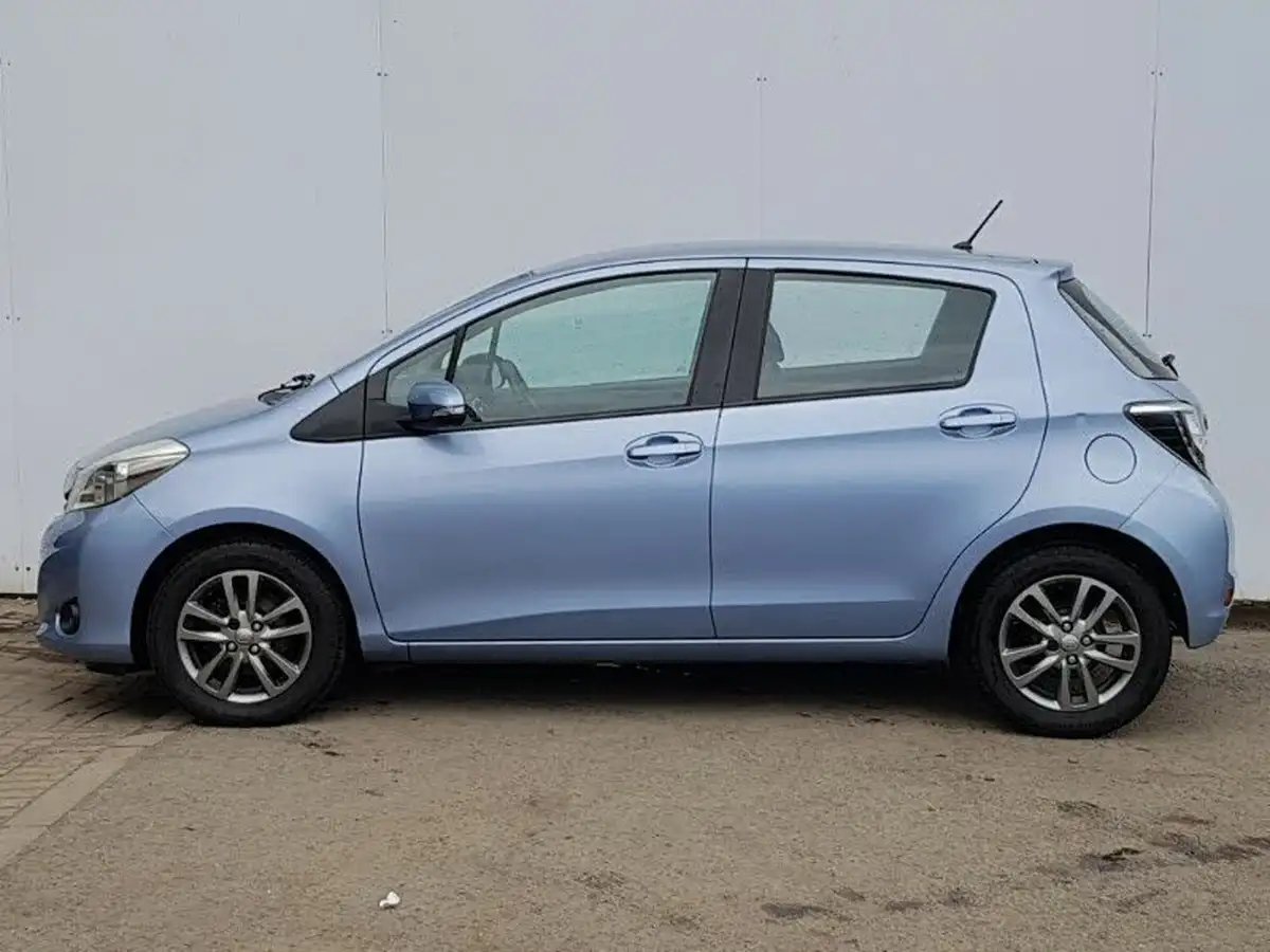 2014-toyota-yaris-133-icon-smart-pack-big-3