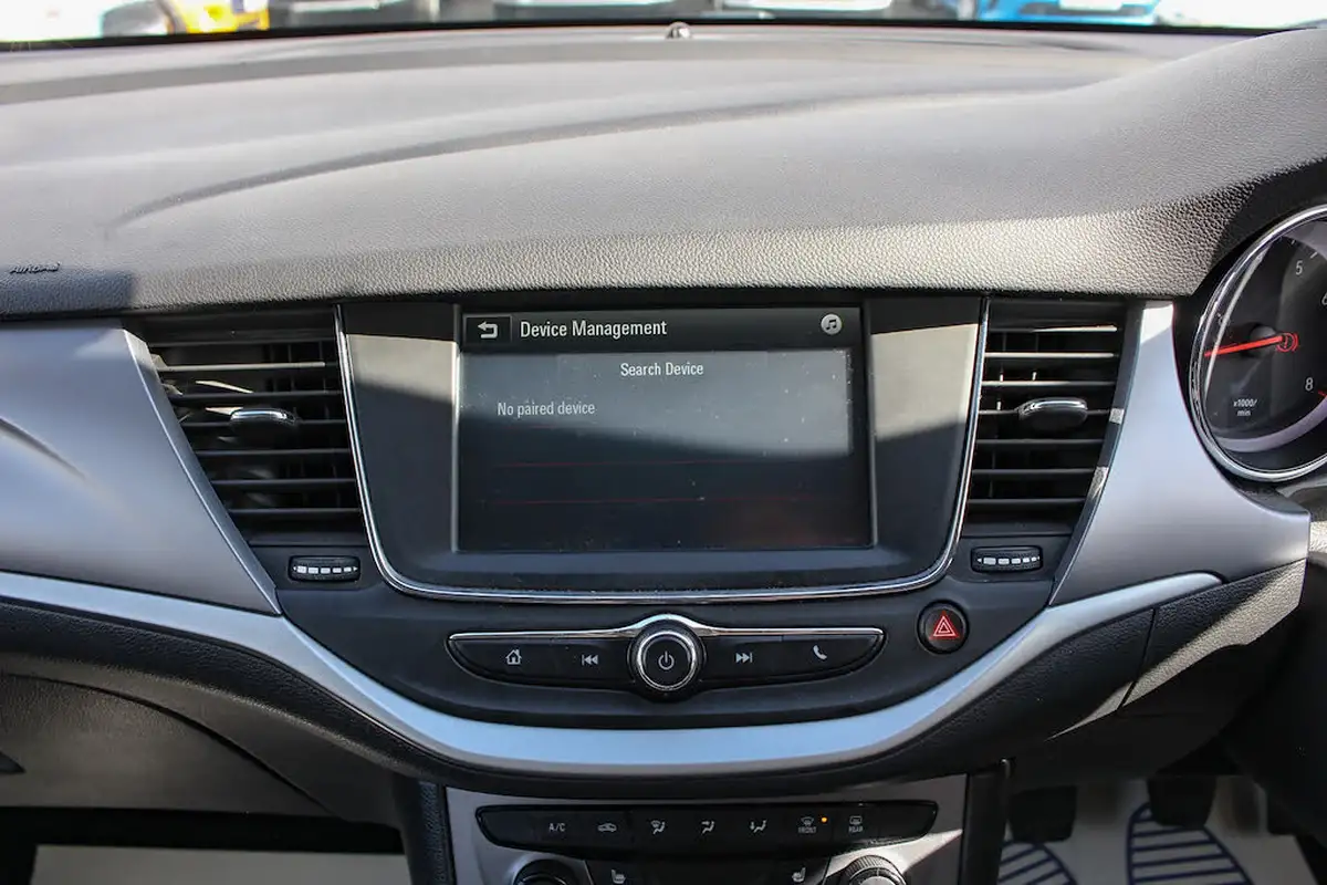 2017-vauxhall-astra-14i-16v-turbo-energy-big-31