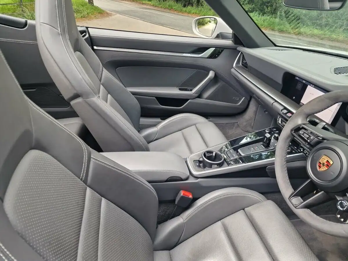 2019-porsche-911-30-carrera-s-450ps-coupe-pdk-big-25