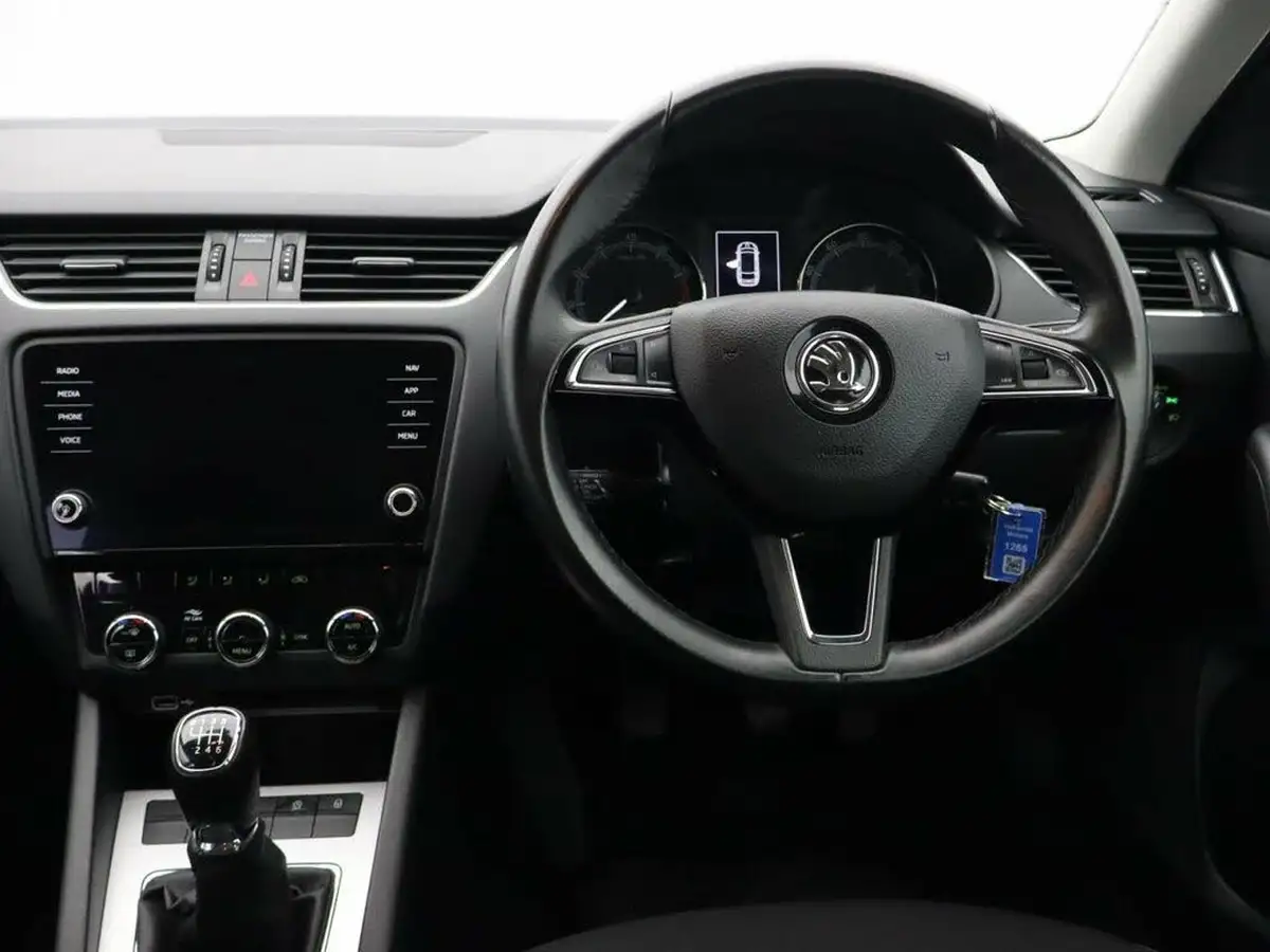 2020-skoda-octavia-10-tsi-se-technology-115ps-estate-big-16