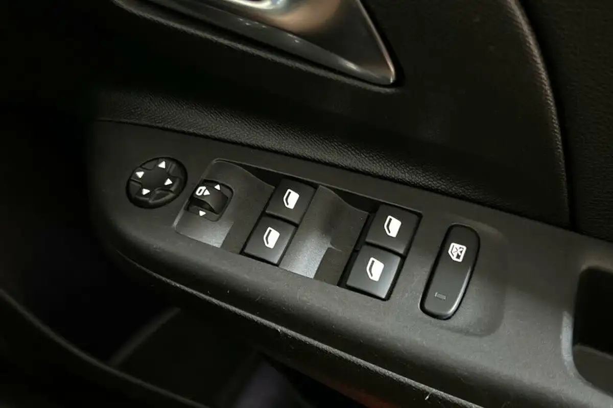 2021-vauxhall-corsa-12-turbo-elite-auto-big-38