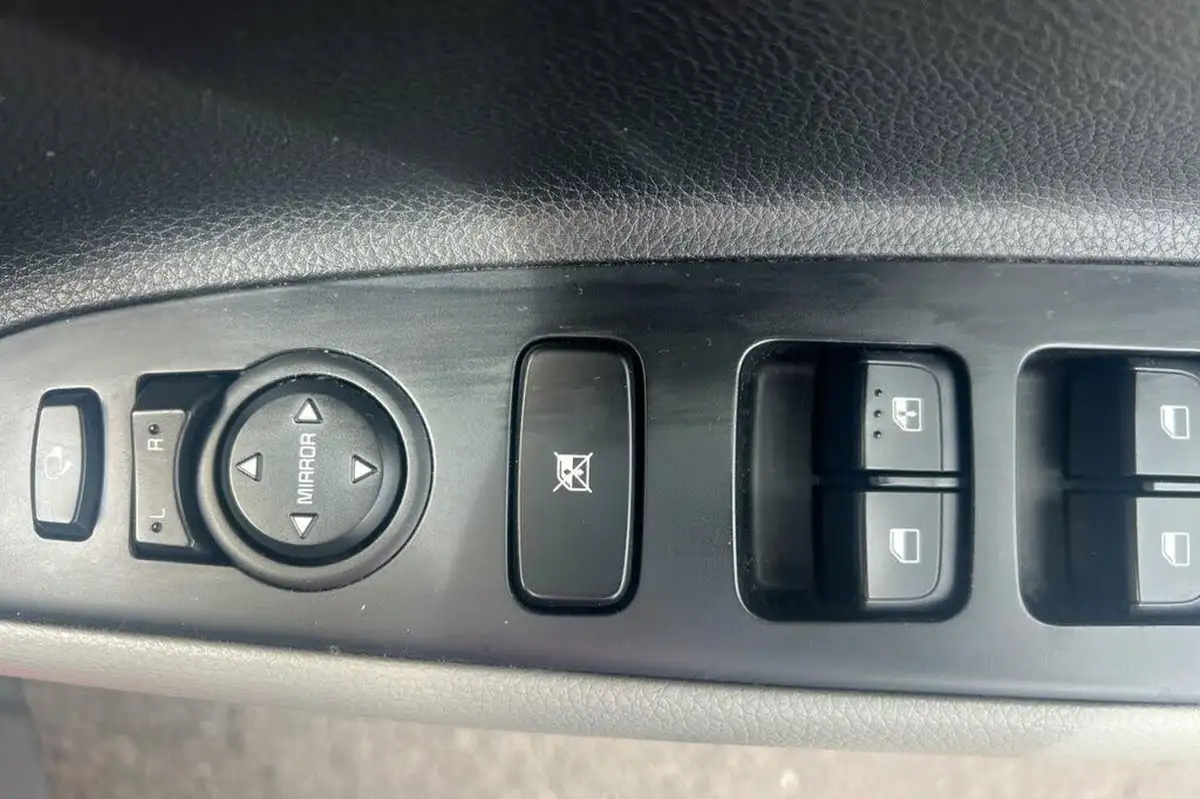 2019-kia-stonic-10-t-gdi-3-big-21