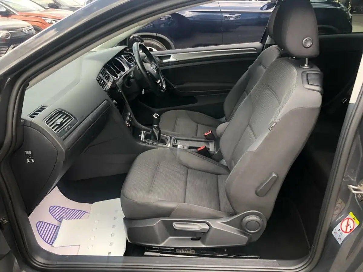 2018-volkswagen-golf-14-tsi-se-hatchback-3d-big-27