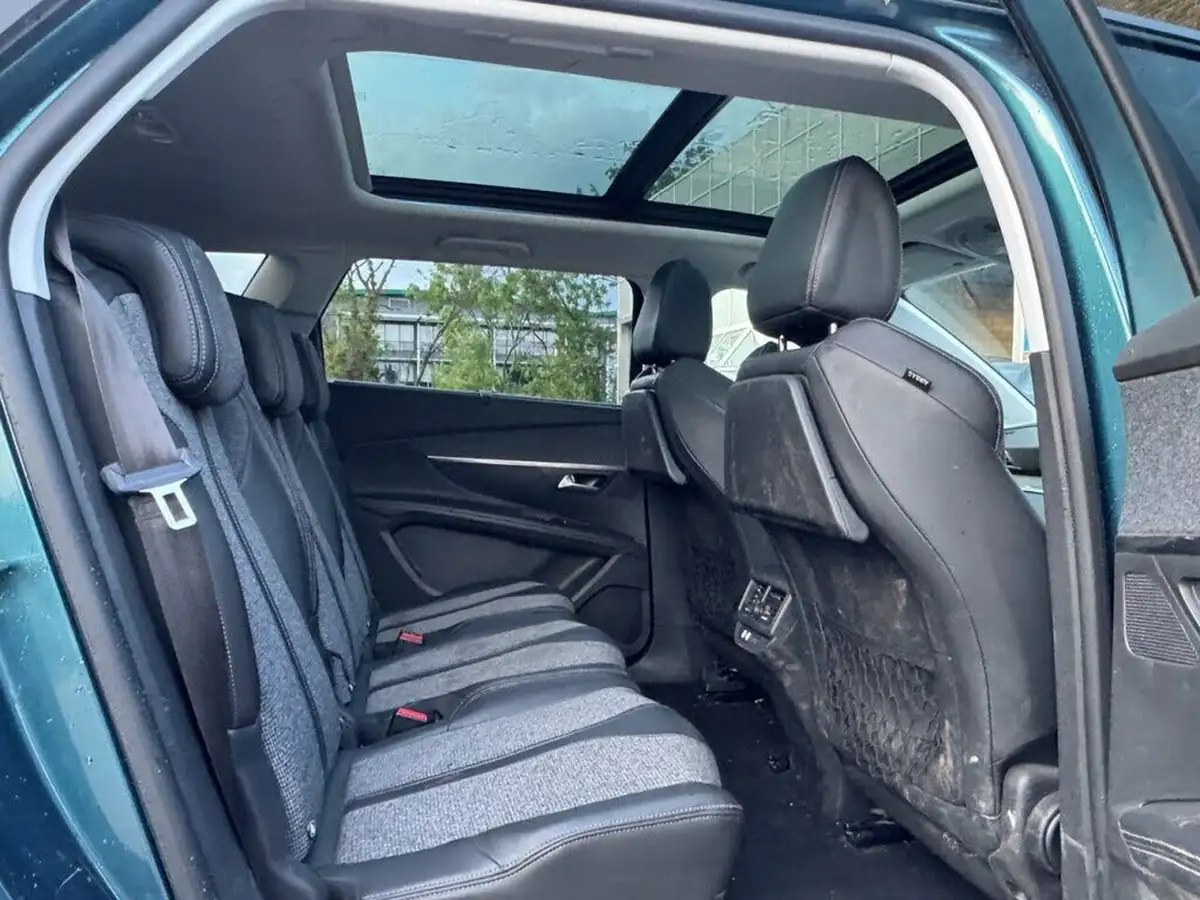 2017-peugeot-5008-suv-12-puretech-allure-eat6-big-13