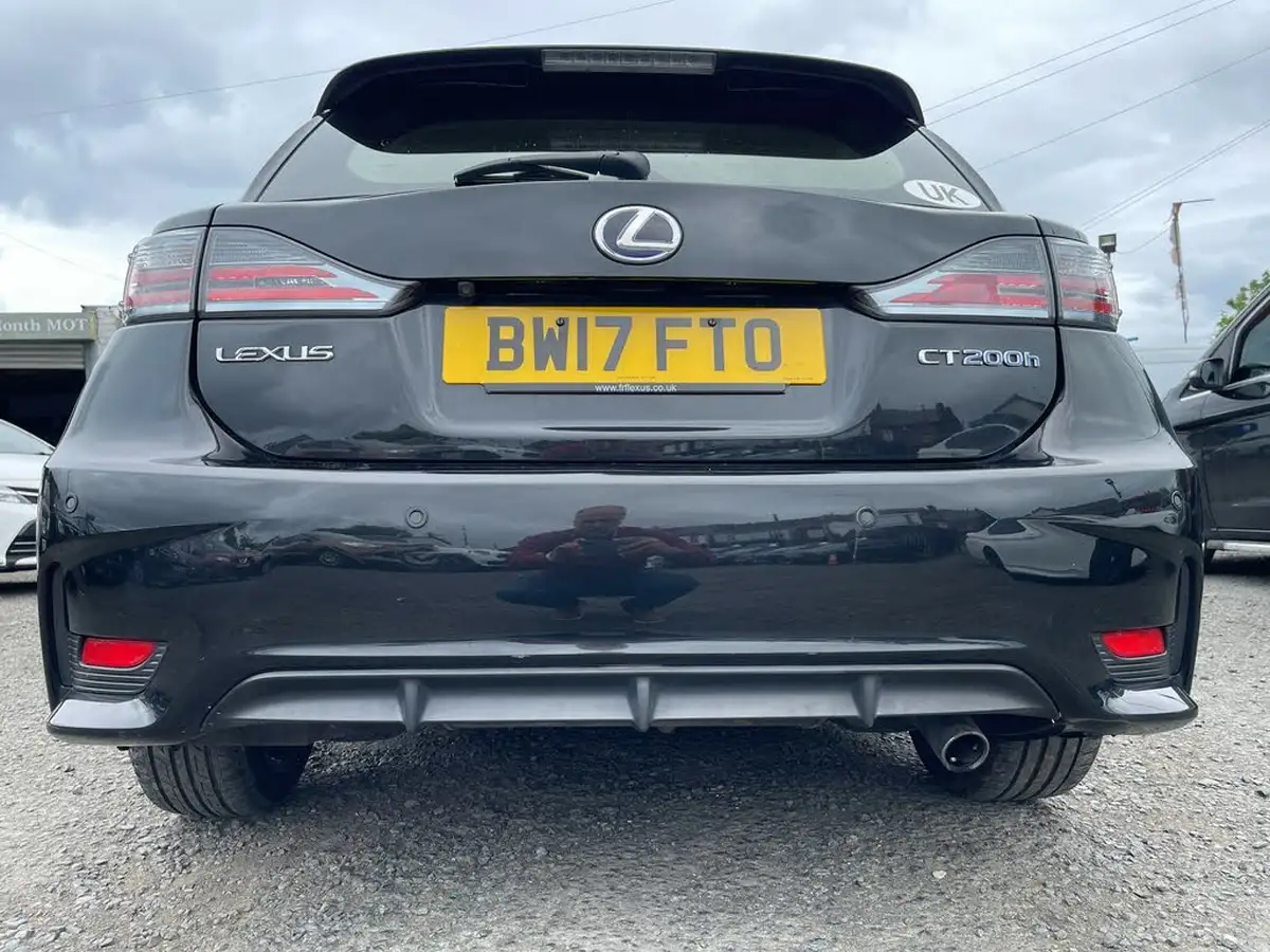 2017-lexus-ct-200h-18-executive-edition-big-12