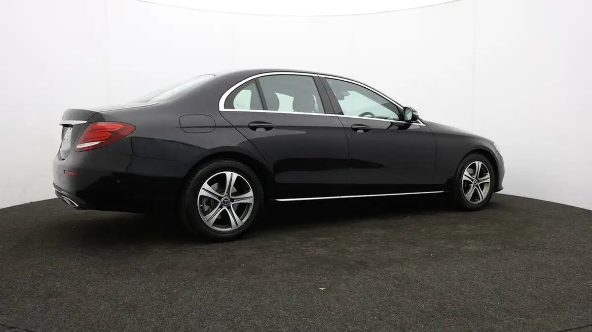 2019-mercedes-benz-e-class-20d-e220d-se-ss-saloon-4d-big-35