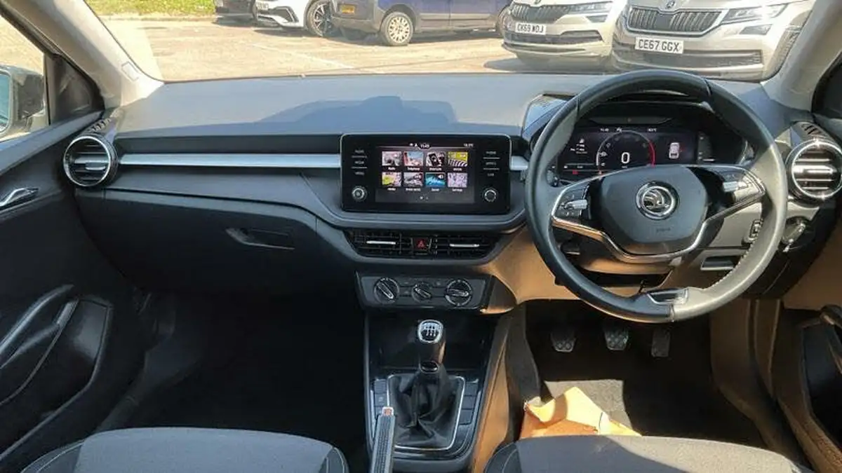 2023-skoda-fabia-10-tsi-colour-edition-110ps-big-7