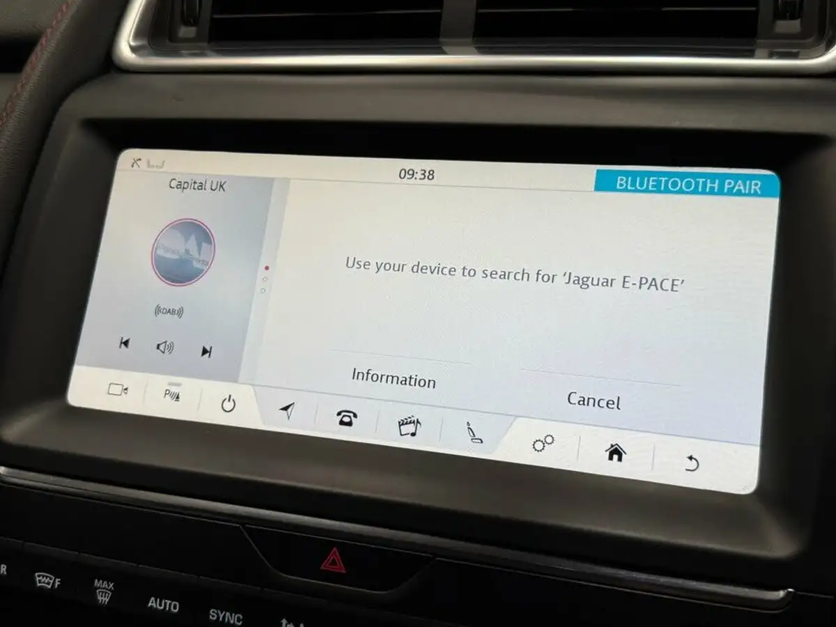2020-jaguar-e-pace-20-i4d-chequered-flag-180ps-big-27