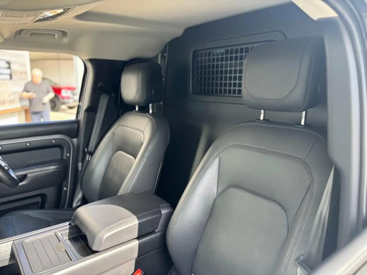 2022-land-rover-110-defender-30-d300-hard-top-hse-110-big-37
